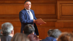 Данаил Кирилов оценява като положителен проекта на Пеевски за КТБ