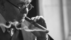 Фотогалерия: Гари Олдман като Уинстън Чърчил в "Най-мрачният час"