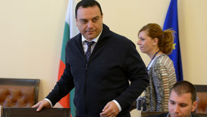 Шест месеца след разпореждането на Борисов мерките за безопасност в автобусите още се пишат
