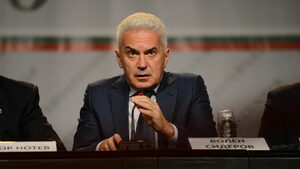 Офанзивата Македония да стане бързо член на НАТО е геополитическа игра, смята Сидеров