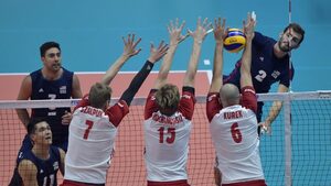 Полша срази САЩ след драматичен мач и отново е на финал на световното по волейбол