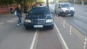 Хем на велоалеята, хем на тротоара