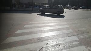 Вместо за 40 дни, за година на опасна пешеходна пътека се появи светофар