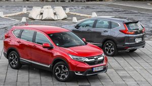 Фоторазказ: Новата "Хонда" CR-V - изглежда позната, но е коренно различна