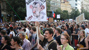 Трийсет години по-късно сянката на комунизма преследва чехи и словаци
