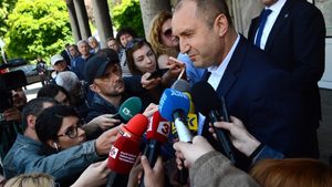 България поема за десетилетия неясни задължения със сделката за F-16, заяви Румен Радев (видео)