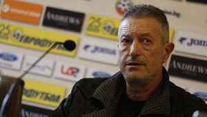 Шефът на футболните съдии е отстранен покрай разследването в БФС