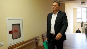 Цветан Василев обясни на съда с декларация ролята на Пеевски във фалита на КТБ