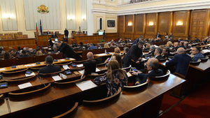 След скандал в парламента партиите останаха без субсидия за догодина засега