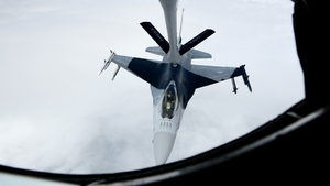 Промяна в закона ще задължи обучените за F-16 пилоти да служат поне 7 години