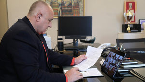 Кабинетът отново раздаде милиони от парите на данъкоплатците
