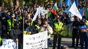 Протестиращите полицаи освиркаха Бойко Борисов