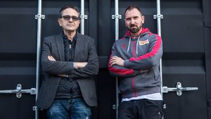 Андре Токев и Емил Коралов излизат на улицата