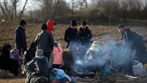 Два пъти повече бежанци са били задържани в България през 2020