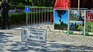 "Само масово ваксиниране може да предотврати нова ковид вълна още през лятото"