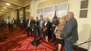 Партиите на протеста се обединиха заради бюджета на Здравната каса и правни закони