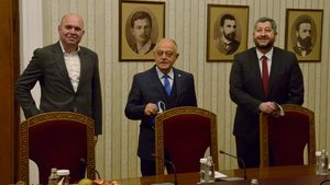 Консултациите за кабинет: "Демократична България" и "Има такъв народ" още преглеждат споразумението (хронология)