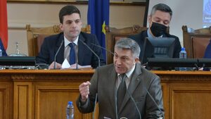 Карадайъ заплаши Никола Минчев с отстраняване, защото не хареса отговор на Рашков за изборите