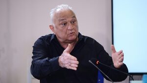 Цитат на деня: БНТ е една шестдесетгодишна плеймейтка