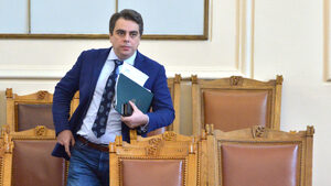 Асен Василев: България не е запорирала сметки на посолството на Русия