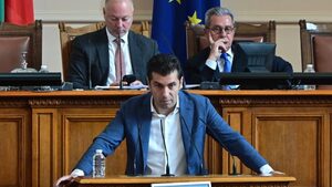 Кирил Петков: Явно продължава тенденцията на непрозрачно харчене