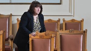 Фискалният резерв ще се стопи без нов дълг, обяви Велкова