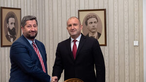Христо Иванов обвини президента, че не прави нужното за модернизация на армията с американска помощ