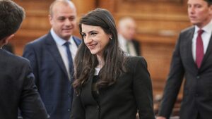 Лена Бориславова: Случващото се в съдебната система е "обществено полезно късо съединение"
