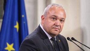 Лимузината на Гешев "се е озовала" в службата за охрана и се ползва само от него