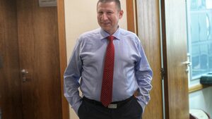 На върха на "калната въртележка": Кой е Борислав Сарафов
