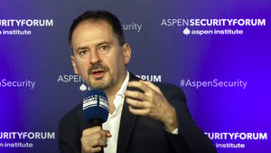 БНТ: Един от задържаните за шпионаж българи е разследван, че е поръчвал да бъде следен Христо Грозев