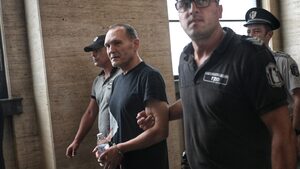 Божков и "дълбоката държава": Корените трудно ще се извадят