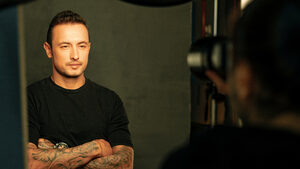 Известни мъже застават с лицата и гласовете си зад фотоизложба за мъжкото психично здраве