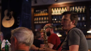 Slinky Sunday: идеалната музикална неделя в София