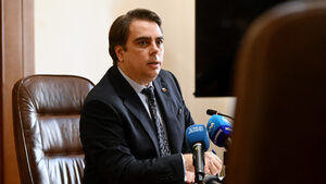 Три критерия за финансиране на общински проекти обяви пред депутатите Асен Василев