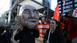 Служители на Amazon стачкуваха в Европа по време на Черния петък