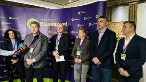 Следващият месец и половина ще е решаващ за конституционните промени, заяви министър Славов