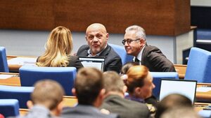 Парламентът подари 300 млн. лева на ресторантьорите с преференциален ДДС