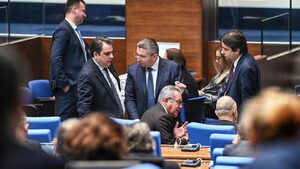 Училища, спортни обекти и храмове ще плащат ток колкото бита