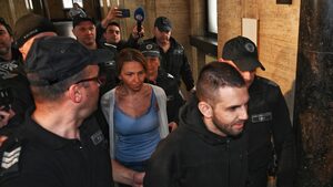 Мярката на Петя Банкова и останалите задържани за контрабанда отново беше отложена