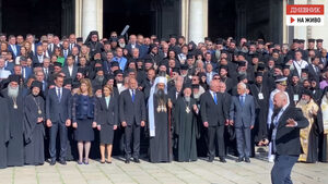 Общата снимка след интронизацията на новия български патриарх Даниил (видео)