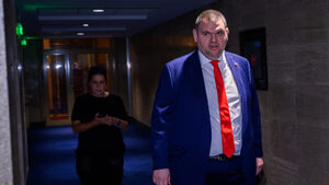 Спасяването на редник Пеевски