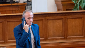 Бивш образователен министър се усъмни в сложността на тазгодишните матури