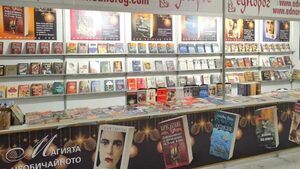 Книги за Коледа: издателство "Еднорог" препоръчва