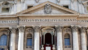 Ватиканът одобри инструкции, позволяващи на гей мъже да стават свещеници