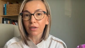 "Невменяема, докато ражда": За адв. Шаркова темата е как се обучават лекарите да комуникират