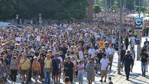 Фотогалерия: Протестът "Нямате белезници за всички" събра хиляди в София
