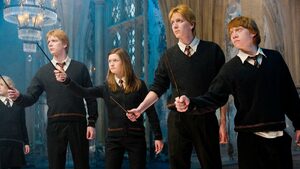 HBO обяви кои актьори ще играят децата от семейство Уизли в предстоящия сериал "Хари Потър"