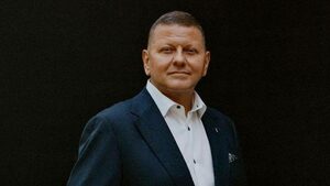 Залужни, отхвърлил разговор с Ванс, чака своя момент в Лондон, пише "Гардиън"