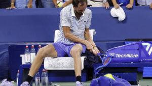 Даниил Медведев предизвика скандал на US Open и отпадна още в първия кръг